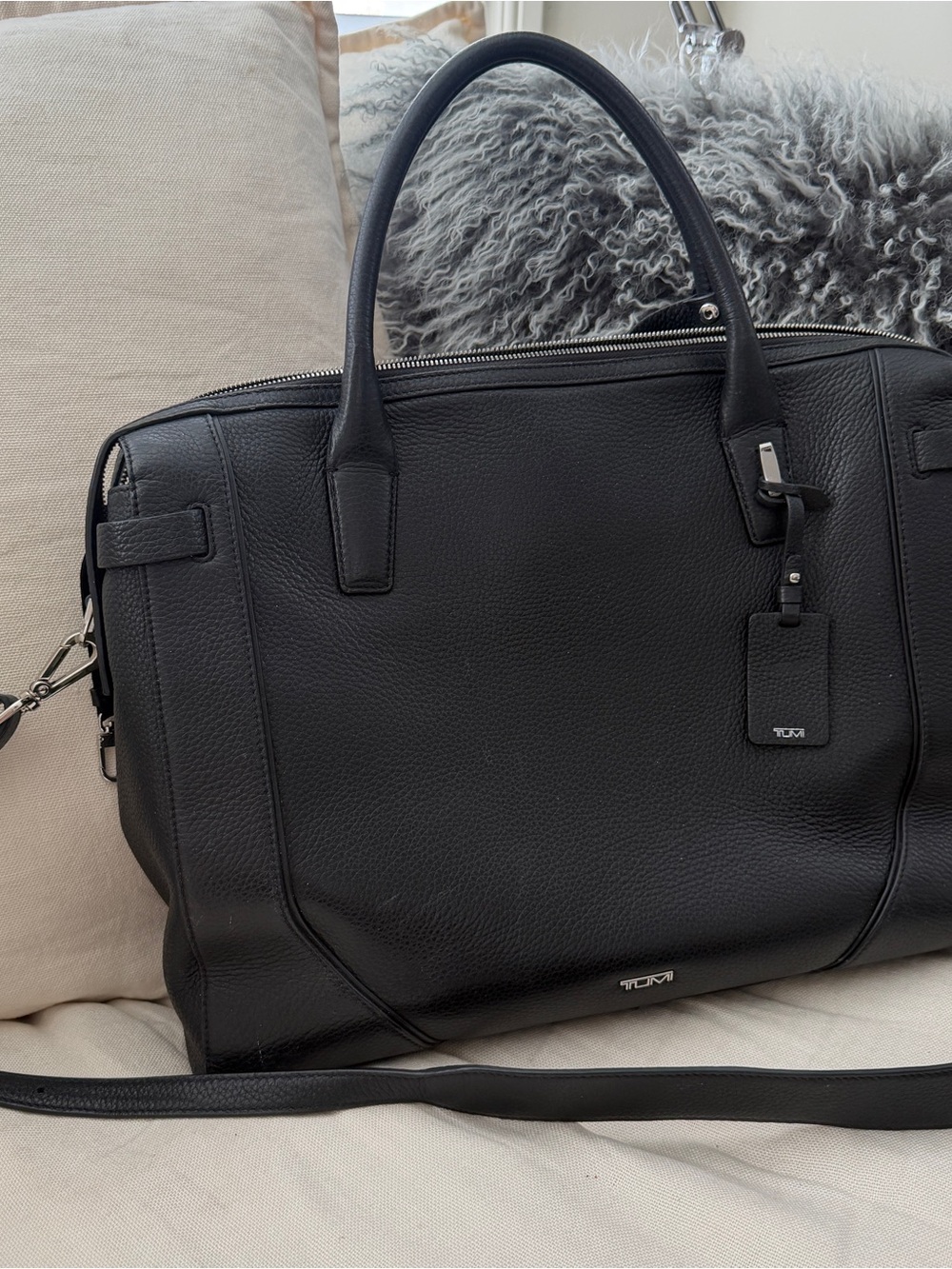 Tumi Black Pebbled Leather briefcase with Detachable Strap